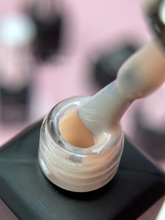 Камуфлююча база Make up  base 23, 10мл 