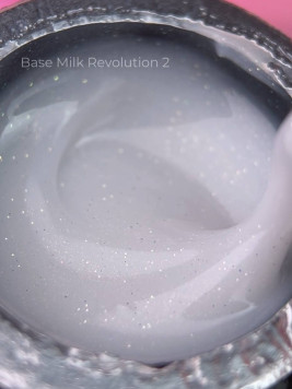Камуфлююча база Milk Revolution 02, 15 мл