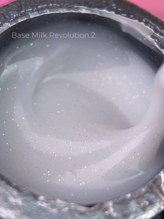 Камуфлююча база Milk Revolution 02, 15 мл