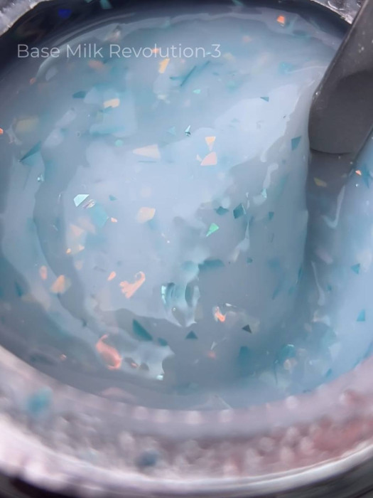 Камуфлююча база Milk Revolution 03, 15 мл