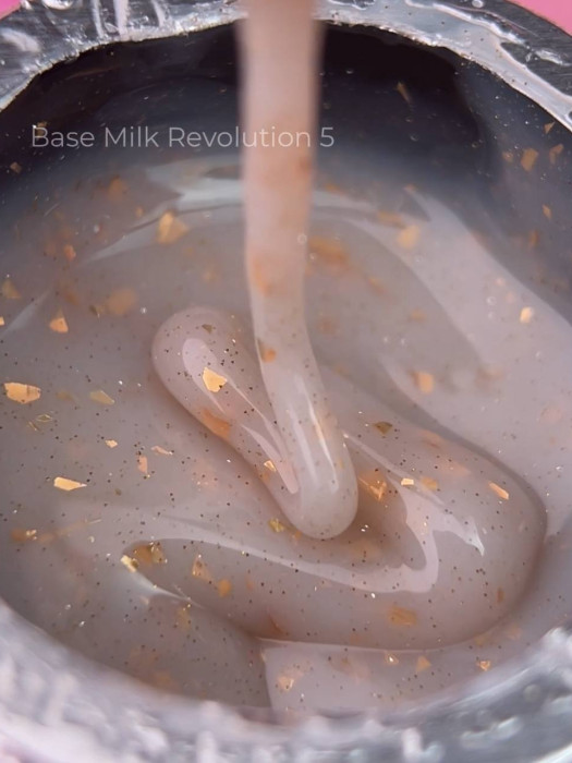 Камуфлююча база Milk Revolution 05, 15 мл