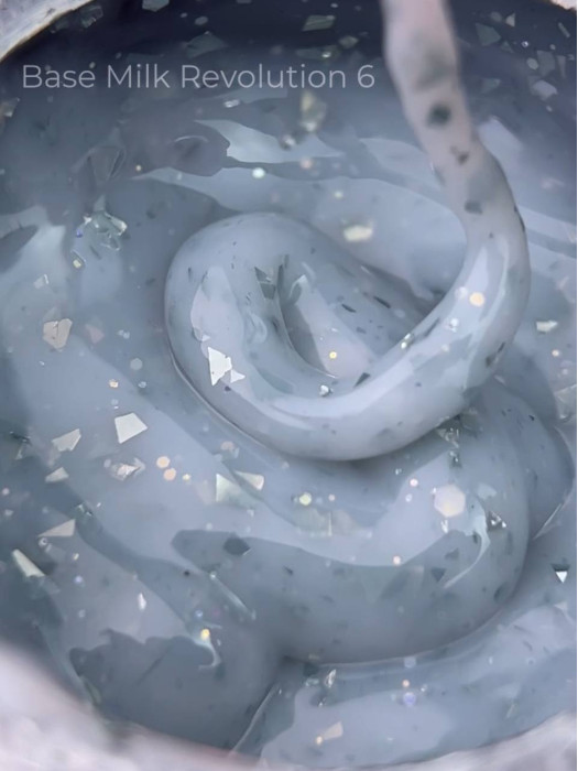Камуфлююча база Milk Revolution 06, 15 мл