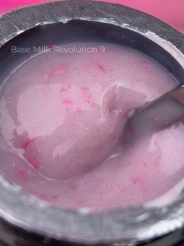 Камуфлююча база Milk Revolution 09, 15 мл
