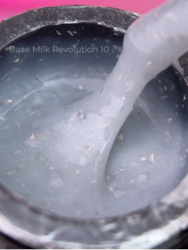Камуфлююча база Milk Revolution 10, 15 мл