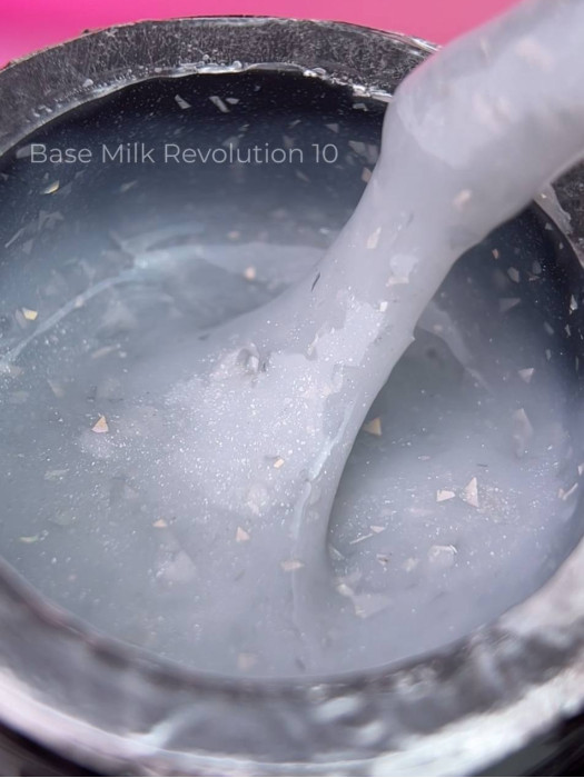 Камуфлююча база Milk Revolution 10, 15 мл
