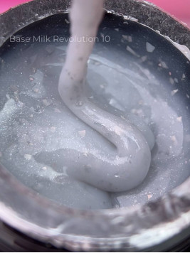 Камуфлююча база Milk Revolution 10, 15 мл