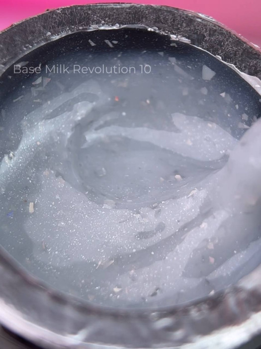 Камуфлююча база Milk Revolution 10, 15 мл