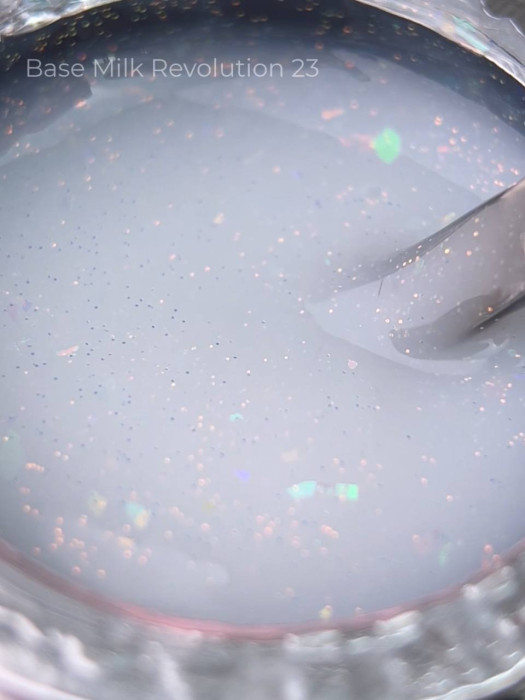 Камуфлююча база Milk Revolution 23, 15 мл