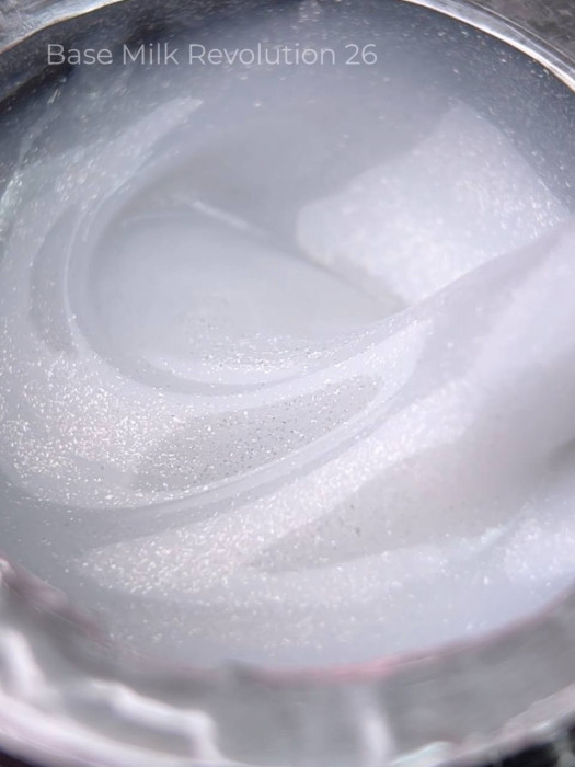 Камуфлююча база Milk Revolution 26, 15 мл