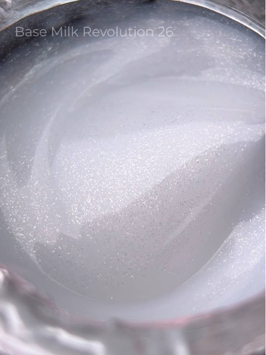 Камуфлююча база Milk Revolution 26, 15 мл