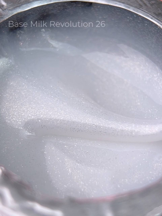 Камуфлююча база Milk Revolution 26, 15 мл